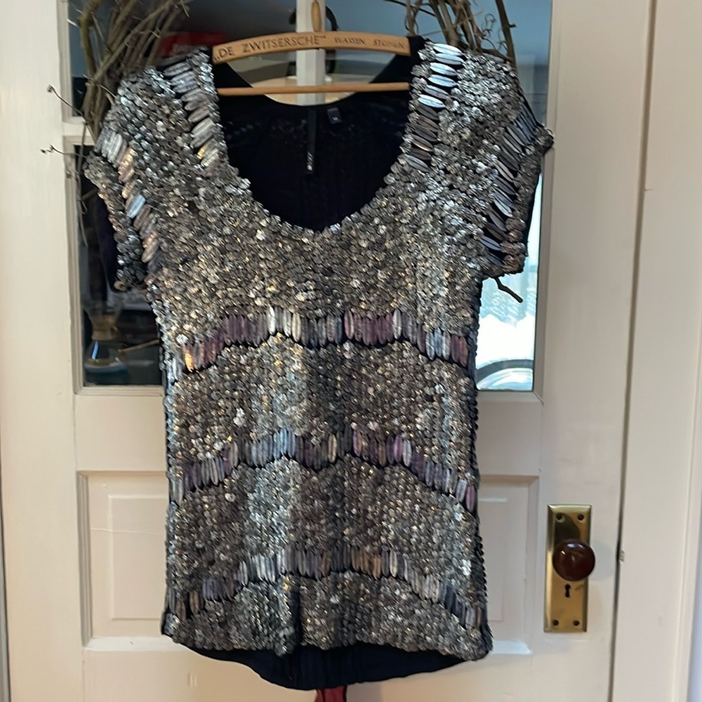 Women’s Joe’s Silver & Black Metal Sequin Top Medium Formal Style Short Sleeve